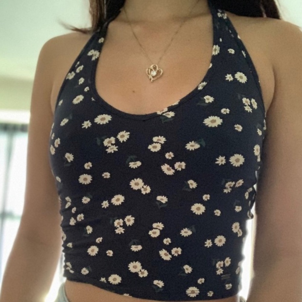 HOLLISTER HALTER TOP!!